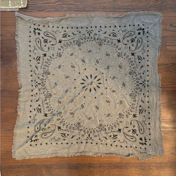 Kujten Large Gray Paisley Print Cashmere Bandana Scarf - Picture 1 of 3